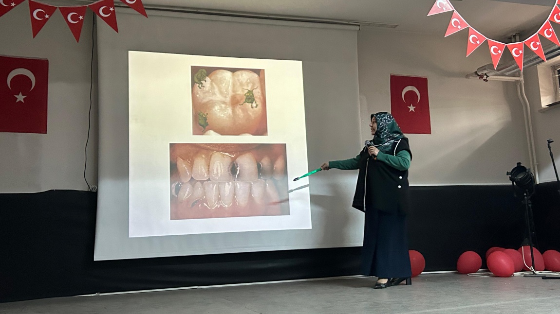 'Sağlıklı Dişler Mutlu Gülüşler' Eğitimi